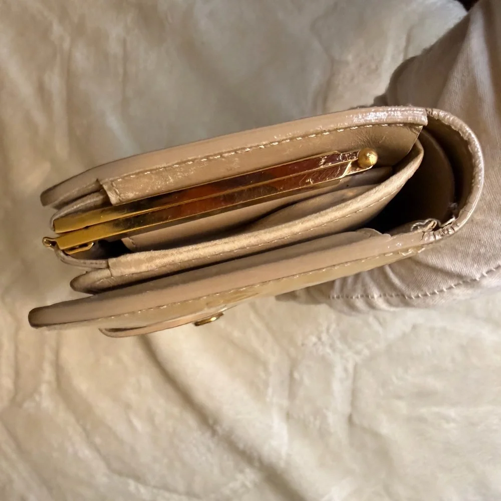Louis Vuitton Yellow Monogram Vernis Wallet - Picture 7 of 16